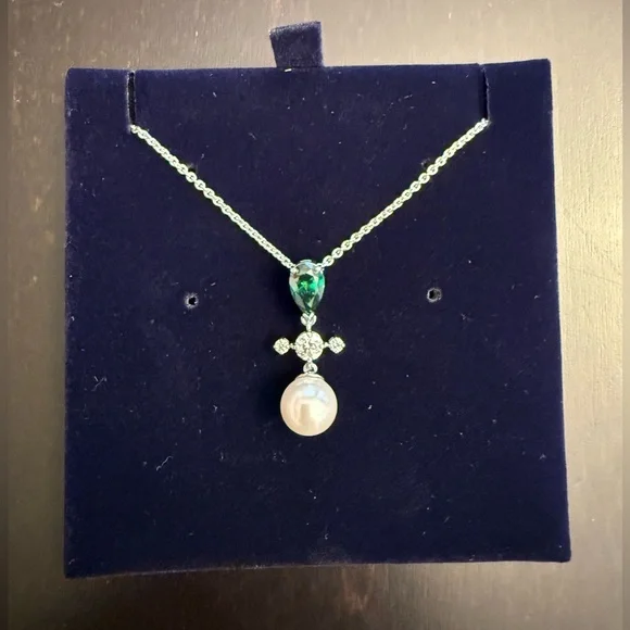 *New* Swarovski necklace - Picture 3 of 5